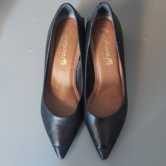 L'INTERVALLE Shoes - L'intervalle Black Pointed Toe Leather Pumps, Size 6